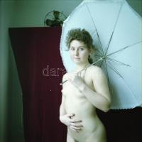 cca 1988 Szolidan erotikus felvételek vegyes tétele, 13 db vintage negatív, 6x6 cm