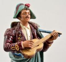 Jelzett (BB) gitározó figura, kézzel festett, javított, kopott, m: 35 cm