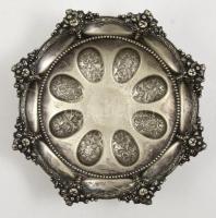 cca 1900 alpakka tojástartós talpas kínáló, vésett mintákkal, jelzés nélkül, m:9,5 cm, d:30,5 cm