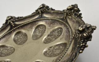 cca 1900 alpakka tojástartós talpas kínáló, vésett mintákkal, jelzés nélkül, m:9,5 cm, d:30,5 cm