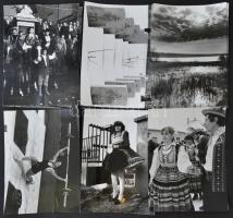 cca 1910-es évek és 1980-as évek között készült 530 db vintage fotó, különféle témák, sokféle fotóműfaj, számos kép jelzett, feliratozott, 6x9 cm és 18x24 cm között