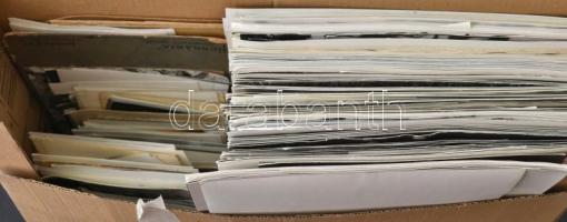 cca 1910-es évek és 1980-as évek között készült 530 db vintage fotó, különféle témák, sokféle fotómű...