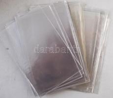 Kb. 1500 db műanyag képeslaptok dobozban / Cca. 1500 plastic postcard cases in a box
