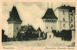 Pannonhalma, Győrszentmárton; Pannonhalmi főmonostor bejárata, apátság. Kiadja a Hangya szövetkezet (EK)