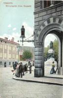 Trieste, Monumento D.co Rossetti / statue, street