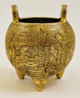 Díszes kínai bronz füles edény, repedéssel, m: 17 cm