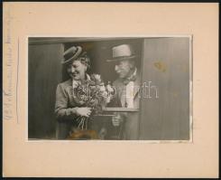 Keresztes-Fischer Ferenc (1881-1948) belügyminiszter és neje, papírlapra ragasztott fotó, felületén foltokkal, 11,5×17,5 cm