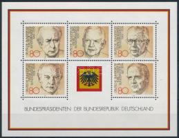 1982 Csaknem teljes évfolyam (2 sor hiányzik), Almost complete year