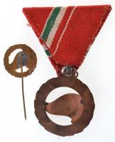 ~1970-1980. "Előre - Kiváló Úttörővezető" zománcozott kitüntetés mellszalagon, miniatűr ki...