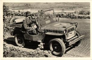 1948 Közlekedésrendészeti járőr, Willys Jeep, Rendőrségi emléklap bizottság, Belügyminisztérium kiadása / Hungarian policemen