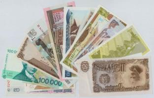14db-os vegyes külföldi bankjegy tétel, közte Szlovénia, Horvátország, Katar, Szíria, Bulgária, Paki...