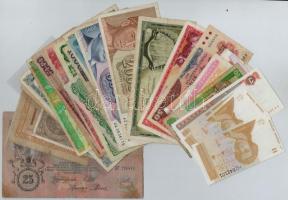 28db-os vegyes külföldi bankjegy tétel T:III-IV 28pcs of various banknotes C:F-G