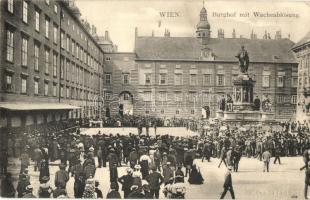 Vienna, Wien I. Innerer Burghof mit Wachablösung / castle yard, changing of the guards (ázott sarok / wet corner)