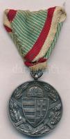 1929. "Magyar Háborús Emlékérem kardokkal, sisakkal" ezüstözött Br kitüntetés mellszalagga...