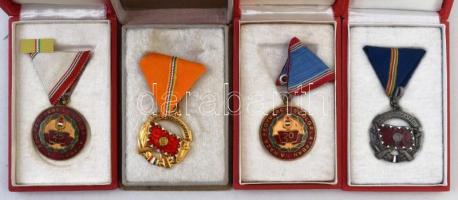 14db-os kitüntetés tétel nagyrészt saját dobozában, valamint 3db adományozói okirat T:vegyes