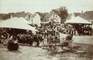 1913 Muracsány, Gorican; Muracsányi búcsú, vásár, piac, körhinta, lovasszekér / fair, market, carousel, traditional costumes, folklore, horse cart. photo (megerősített sarok / restored corner)