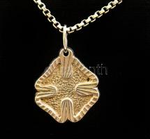 Ezüst(Ag) lánc lóhere medállal, jelzett, h: 46 cm, nettó: 8,1 g