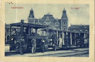1911 Debrecen, Debreczeni Helyi Vasút Rt. (DHV) kisvasút a vasútállomás előtt, kalauz és cigány muzsikusok a szerelvényen (kis szakadás / small tear)