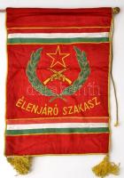 Élenjáró szakasz feliratú szocialista zászló, 52×37,5 cm