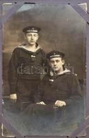cca 1915 Fotóalbum benne 69 db fotóval, nagyrészt az SMS Nassau német csatahajó legénységét ábrázoló...