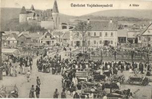 Vajdahunyad, Hunedoara; Fő tér, piaci árusok, vásár, vár. Adler fényirda 426. 1910. / main square, market vendors, castle (r)