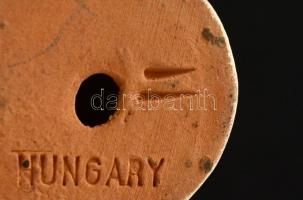 Éneklő angyal (gyertyatartó), kézzel festett kerámia, jelzett (II Hungary), foltos,  m:15 cm