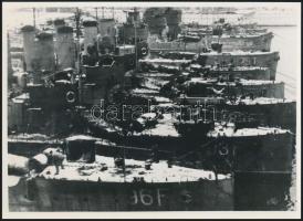cca 1916 Torpedórombolók a kikötőben, az 1980-as években eredeti negatívról előhívott fotó, 13×18 cm