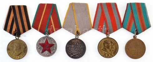 5db-os vegyes szovjet kitüntetés tétel, közte 1945. A Németország felett aratott győzelemért az 1941-1945-ös Nagy Honvédő Háborúban sárgaréz kitüntetés mellszalaggal; 1938-1991. Kitüntetés Katonai Szolgálatért jelzetlen Ag kitüntetés mellszalaggal T:2 5pcs of various Soviet decorations, including Medal for the Victory over Germany in the Great Patriotic War 1941-1945 brass decoration with ribbon; 1938-1991. Medal for Battle Merit unmarked Ag medal with ribbon C:XF