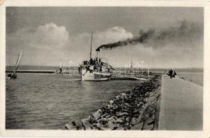 Siófok - 4 db régi városképes lap: Kikötő, gőzhajó a mólónál, Balaton parti sétány, Központi szállod...