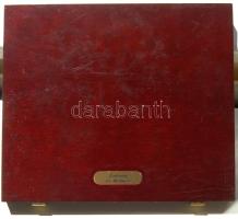 Fa éremtartó kazetta, 12 férőhellyel, használt, de jó állapotban!