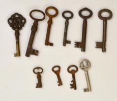 10 db régi rozsdás kulcs (különféle), h:3,5-8 cm