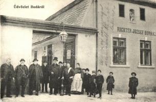 1906 Budapest II. Csalogány utca 27. Richter József borháza és üzlete, kislány az ablakban. Kiadja Wasztl Béla fényképész 856. + perfin bélyeg (EK)