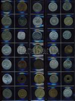 Jó világgyűjtemény, 397db , régi és új, szinte csak tengerentúl, vadonatúj berakólapokon!