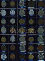 Jó világgyűjtemény, 397db , régi és új, szinte csak tengerentúl, vadonatúj berakólapokon!