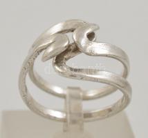 Ezüst(Ag) hullámos gyűrű, jelzett, méret: 56, nettó: 4,8 g