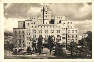14 db régi osztrák városképes lap; Bécs / 14 pre-1945 Austrian town-view postcards; Vienna, Wien