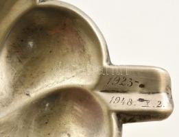 Ezüst(Ag) virág alakú tálka, jelzett, gravírozott évszámmal, 11,5×9,5 cm, nettó: 41,6 g