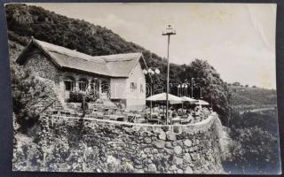 140 db MODERN fekete-fehér magyar városképes lap a Balatonról, 1950-es évek / 140 modern black and w...