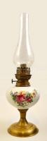 Petrolum lámpa, matricás fajansz testtel, réz talppal és szerelékkel, eredeti fújt burával, m: 46 cm