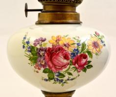 Petrolum lámpa, matricás fajansz testtel, réz talppal és szerelékkel, eredeti fújt burával, m: 46 cm