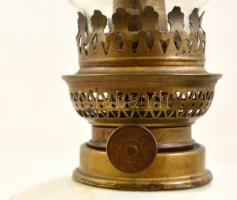 Petrolum lámpa, matricás fajansz testtel, réz talppal és szerelékkel, eredeti fújt burával, m: 46 cm