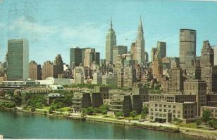 65 db főleg MODERN amerikai városképes lap sok légi postával + 3 db leporello / 65 modern American t...