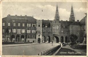 38 db régi magyar városképes lap; vegyes minőség / 38 pre-1945 Hungarian town-view postcards; mixed ...