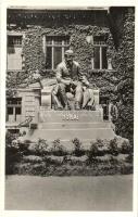 Komárom, Komárnó; Jókai szobor / statue