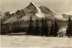 39 db modern szlovák lap a Magas Tátrából / 39 modern Slovakian town-view postcards from Vysoké Tatr...