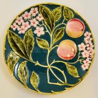 Szecessziós fali tányér, kézzel festett, formaszámmal (2620), apró mázhibával, d: 25 cm