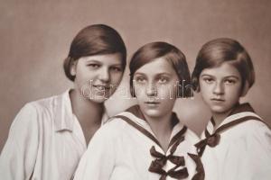 cca 1910 és cca 1980 között készült fényképek tétele, 222 db vintage fotó, több feliratozva, datálva...