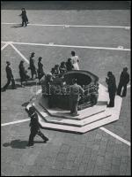 cca 1938 Osoha László (1899-1970) budapesti fotóművész hagyatékából 2 db pecséttel jelzett, vintage ...