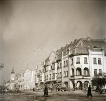 cca 1975 Kecskemét, várostörténeti felvételek (Petőfi u., Május 1. tér, Aranyhomok építés, régi Hírö...