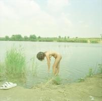 cca 1987 Az objektív bűvöletében, szolidan erotikus felvételek, 6 db vintage negatív, + 12 db vintag...